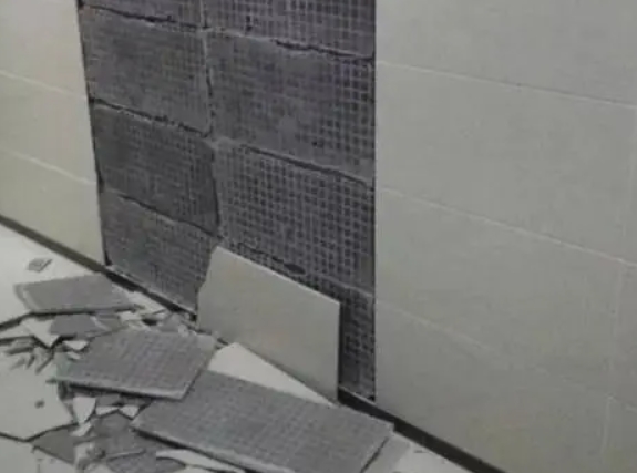 宏伟瓷砖空鼓维修公司分享下宏伟墙砖松动维修的知识
